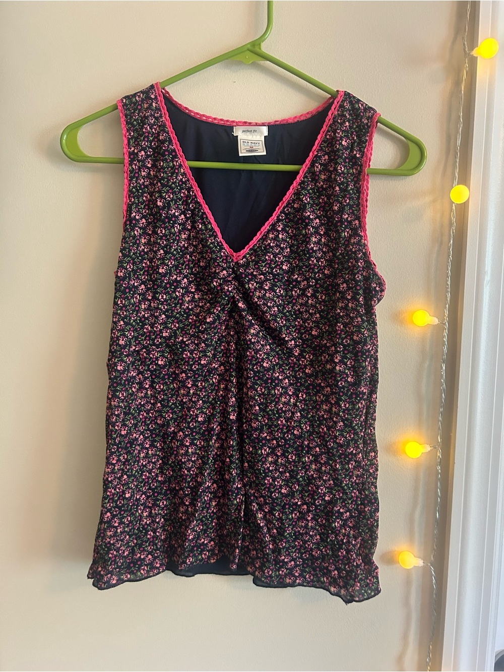 Old Navy  Floral V-Neck Sleeveless Top in Navy with Pink Trim